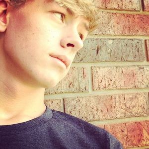 Meet your Posher, Blake